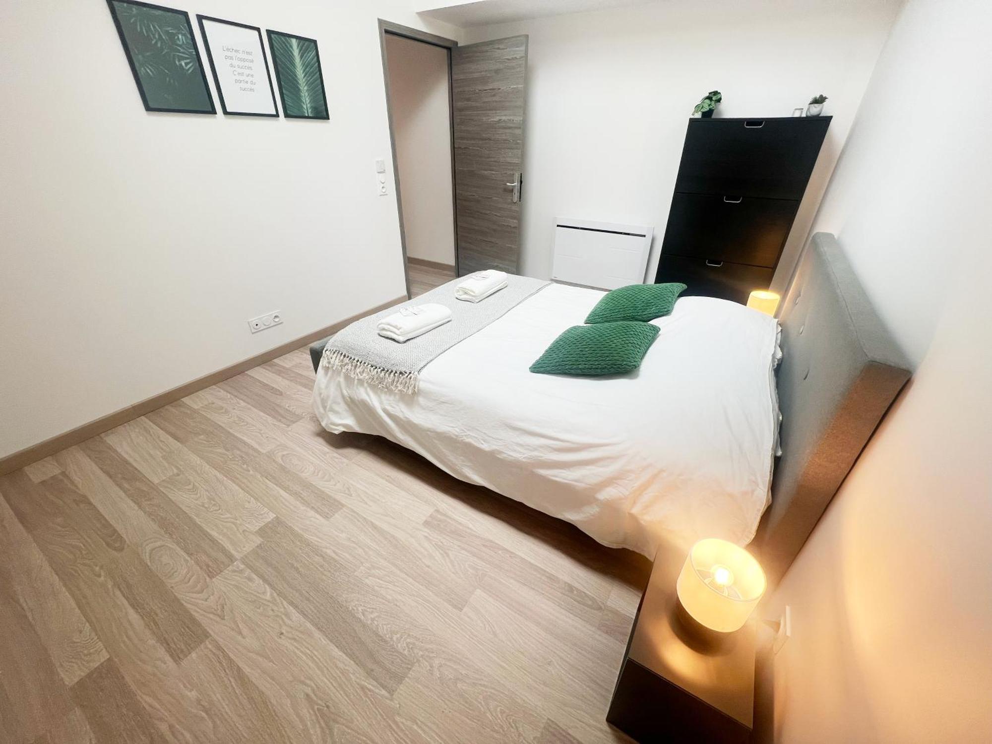 Coeur Des Moissons, Centre Ville Avec Parking Prive Reims Exterior foto